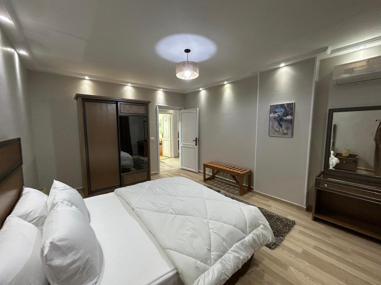 Skyline Luxury Suites 5 Mins From Cairo Airport Exteriér fotografie